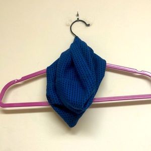 New Naturwool Eizniz 100% Merino Wool Blue and black dot Neck warmer Snood Scarf